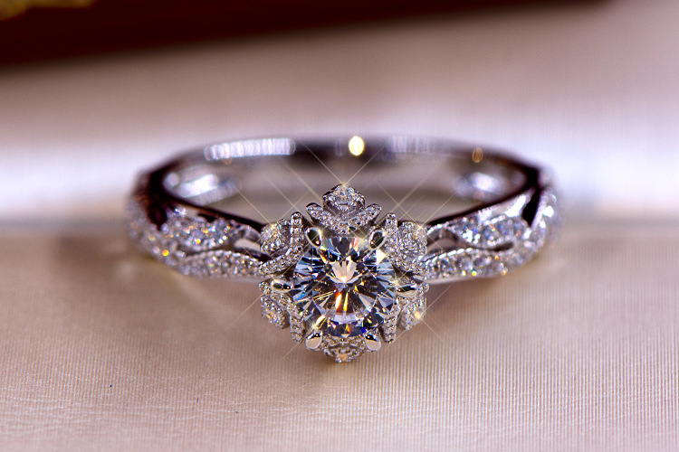 Moissanite Engagement Ring 1 Carat - 할로우 플라워 스타 S925 스털링 실버