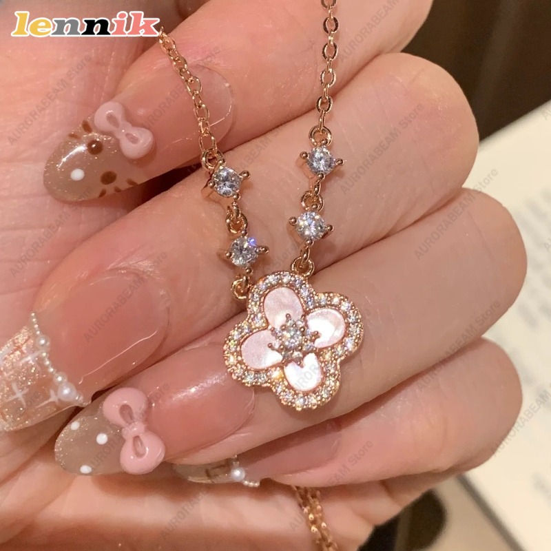 Layered Pendant Necklace Aesthetic - 핑크 쉘 목걸이, 네잎 클로버 펜던트,
