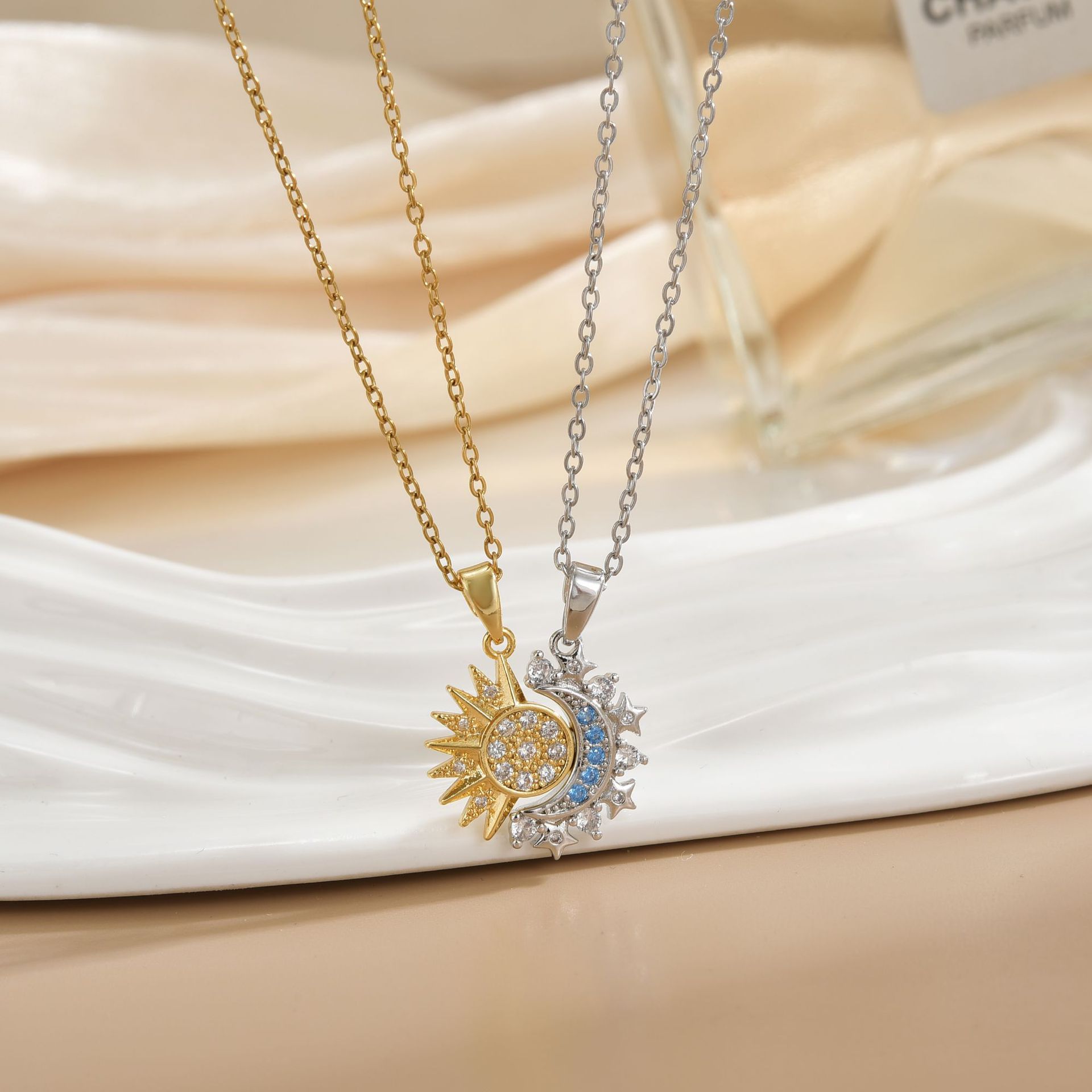 커플 자석 목걸이 해와 달 천사 포옹 하트 펜던트 우정 - Magnetic Couple Matching Necklaces 리뷰 및 가격