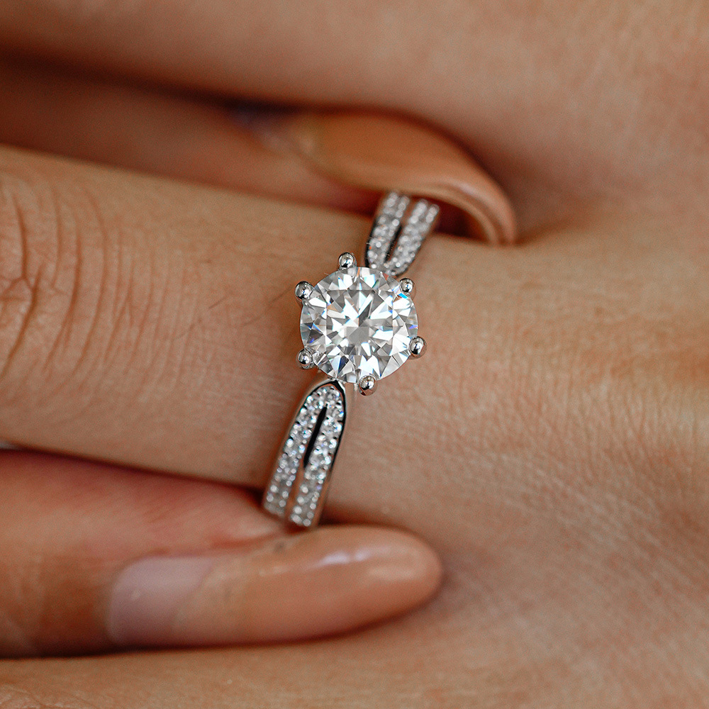 0.5/1/2/3 캐럿 클래식 식스 클로 모이사나이트  - Moissanite Engagement Ring 1 Carat 리뷰 및 가격