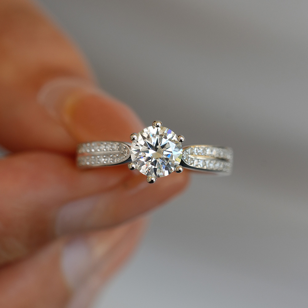 0.5/1/2/3 캐럿 클래식 식스 클로 모이사나이트  - Moissanite Engagement Ring 1 Carat 리뷰 및 가격