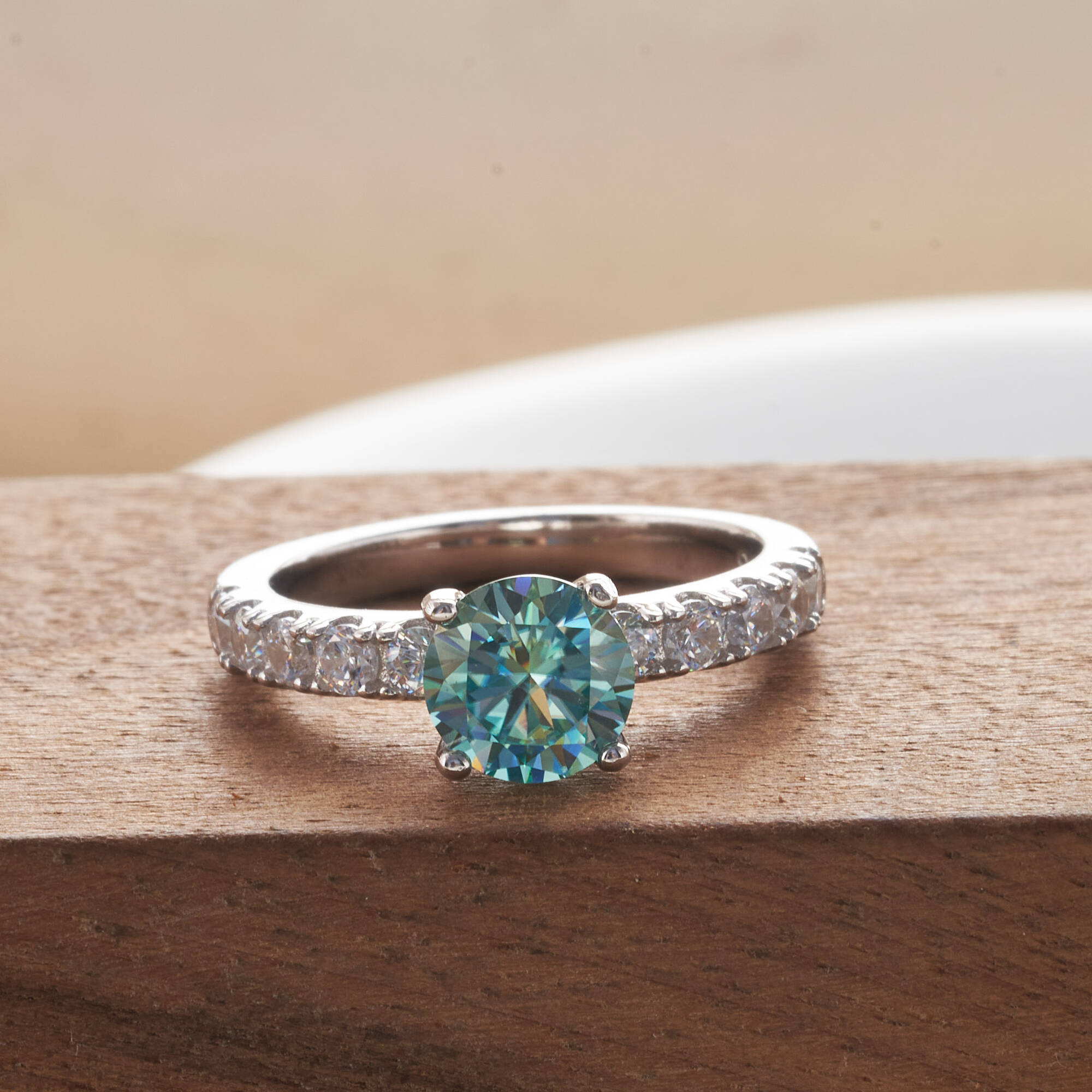 클래식 1캐럿 블루 컬러 모이사나이트 반지, 매력적인  - Moissanite Engagement Ring 1 Carat 리뷰 및 가격